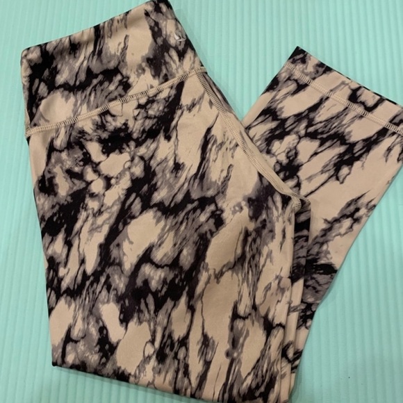 Lululemon wunder under crop great granite leggings - Picture 15 of 16